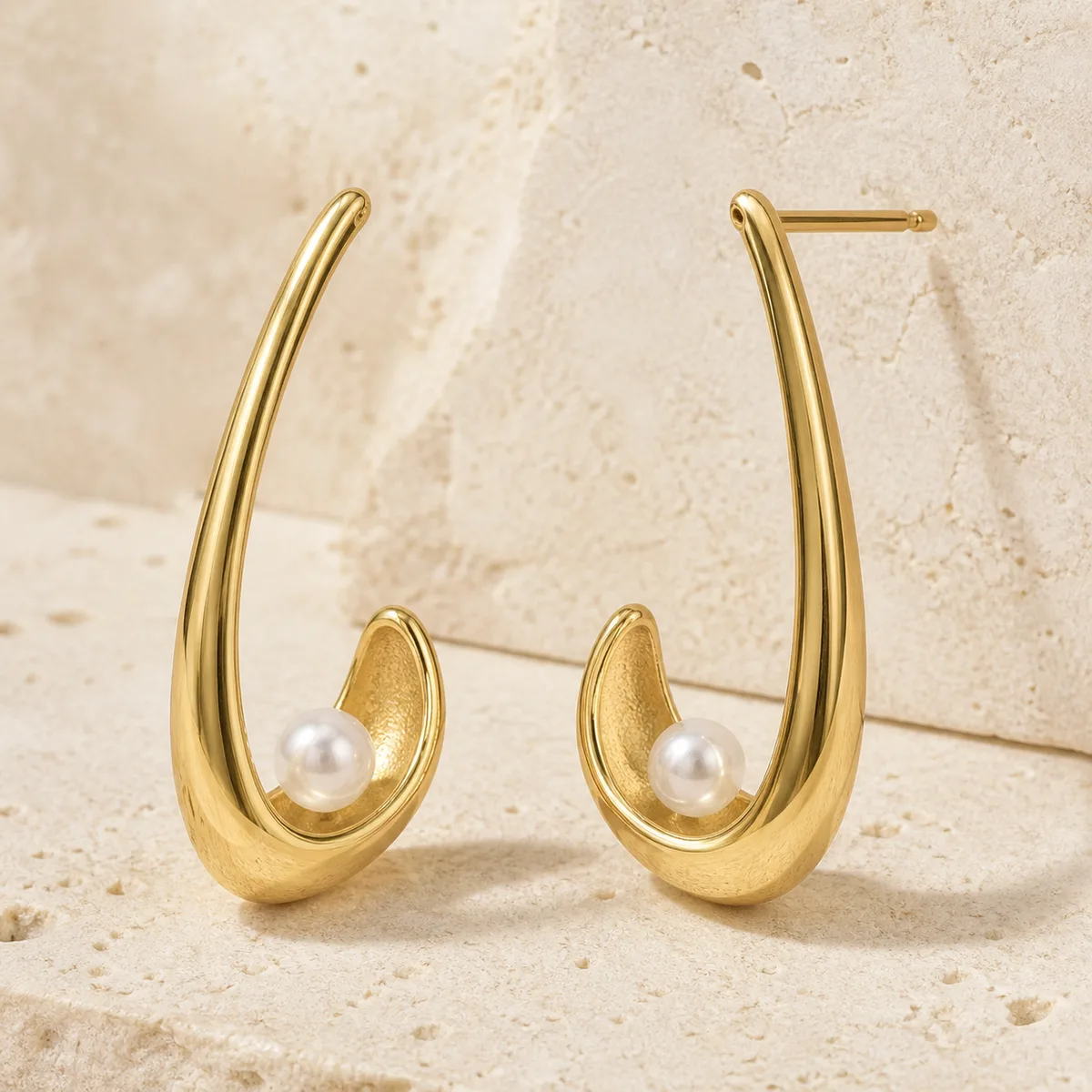 Earring Sculptural Pearl — view 3