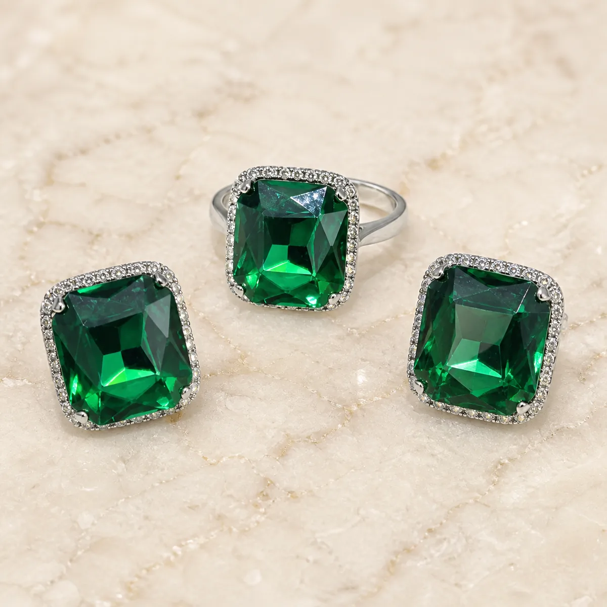 Jewellery Emerald Cushion — view 3